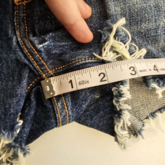 NWT Levi’s 501 Button Fly Denim Shorts Dark Wash High Rise Distressed Size 30 - Picture 9 of 12